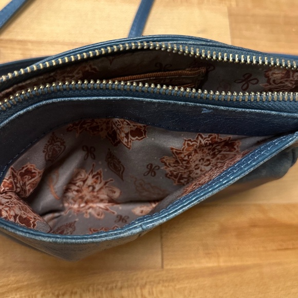 HOBO Cadence denim blue leather cross body / wristlet w/convertible straps - Picture 6 of 16